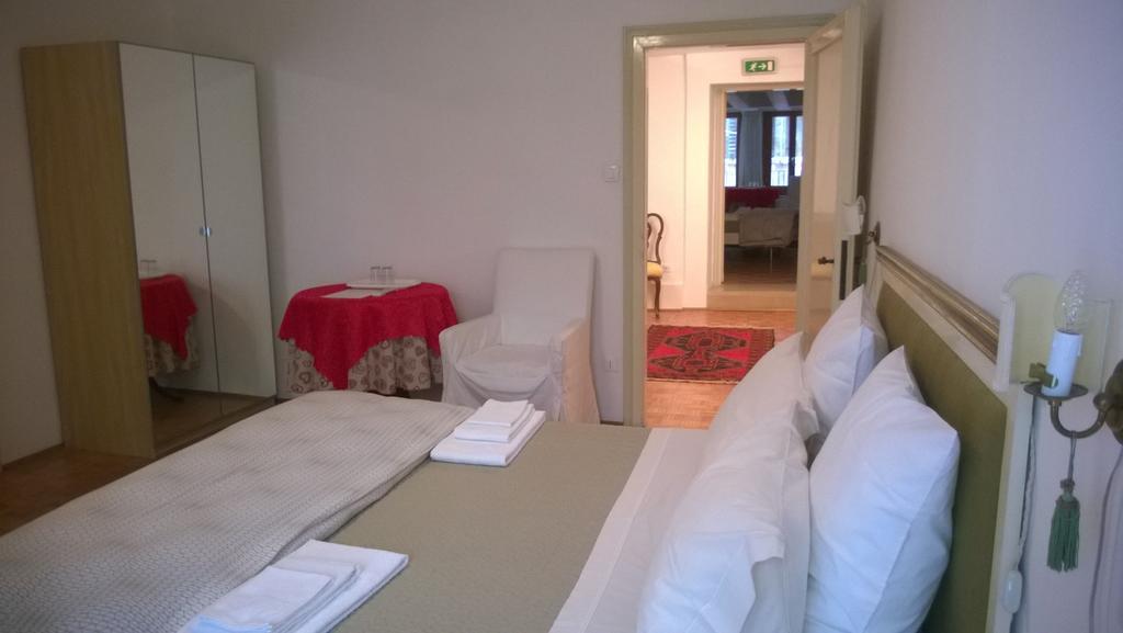 In Venice Back To San Marco Tourist Apartment Номер фото